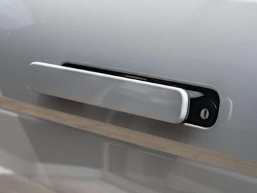 Land Rover Range Rover Evoque S PHEV — photo 11