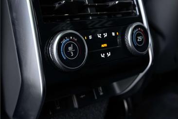 Land Rover Range Rover 3.0 P550e HSE PHEV — photo 11