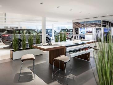 Land Rover Range Rover Velar Dynamic SE PHEV P400e AWD — photo 32