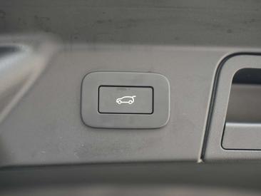 Land Rover Range Rover Velar Dynamic SE PHEV P400e AWD — photo 8