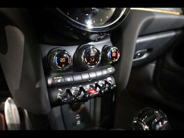 Mini Cabrio COOPER S — photo 17