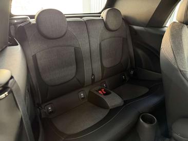 Mini Cabrio COOPER — photo 18