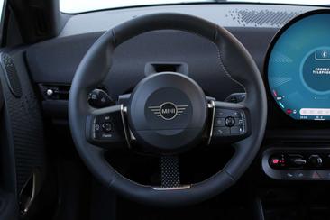 Mini Hatch Classic Cooper SE — photo 3