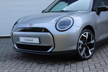 Mini Hatch Classic Cooper SE — photo 17
