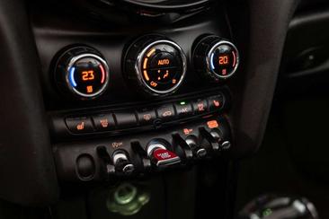 Mini Cabrio COOPER — photo 16