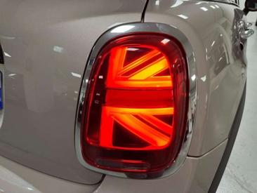 Mini Cooper E — photo 19