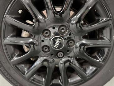 Mini Cooper E — photo 20
