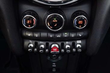 Mini Cabrio John Cooper Works — photo 20