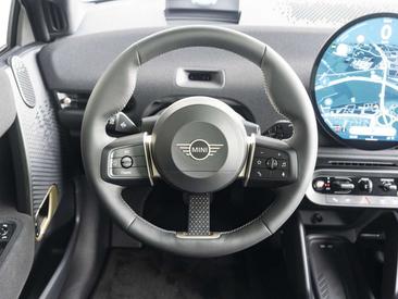 Mini 3 Portes Classic Cooper SE — photo 9