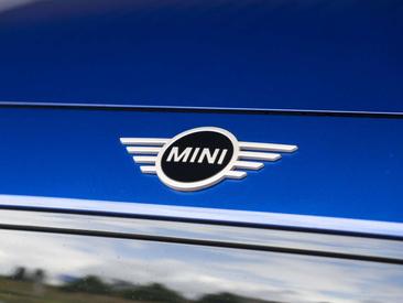 Mini 3 Portes Classic Cooper SE — photo 36