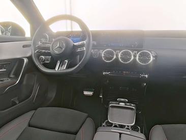 Mercedes Classe A 200 AMG Line — photo 3