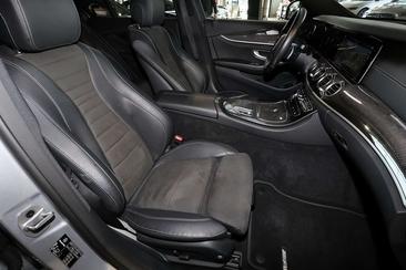 Mercedes Classe E 300 Night Edition — photo 4