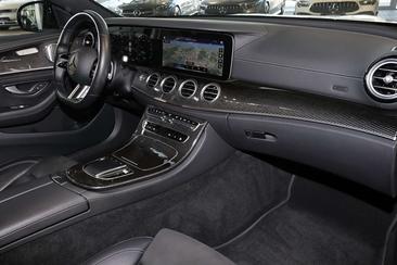 Mercedes Classe E 300 Night Edition — photo 8