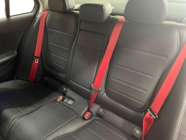 Mercedes Classe C 300 Night Edition — photo 7