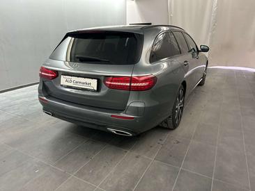 Mercedes Classe E 300 Night Edition — photo 4