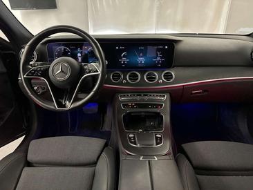 Mercedes Classe E 300 Night Edition — photo 6