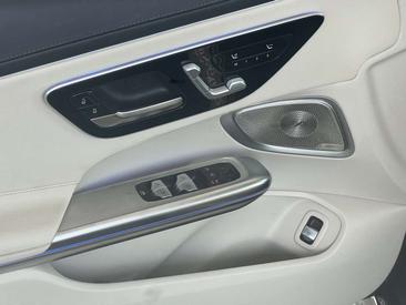 Mercedes CLE 200 Night Edition — photo 10