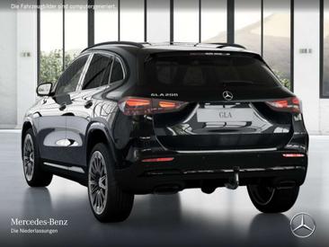 Mercedes GLA 200 Night Edition — photo 19