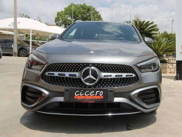 Mercedes GLA 200 AMG Line — photo 2