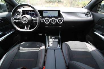 Mercedes GLA 200 AMG Line — photo 8
