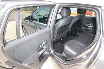 Mercedes GLA 200 AMG Line — photo 12