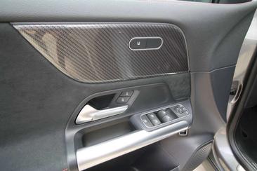 Mercedes GLA 200 AMG Line — photo 18