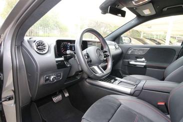 Mercedes GLA 200 AMG Line — photo 19