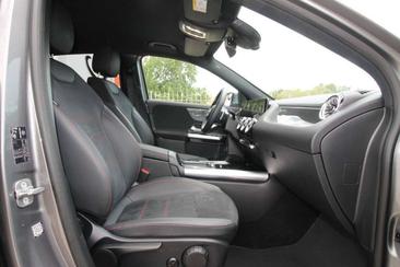 Mercedes GLA 200 AMG Line — photo 23