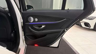 Mercedes Classe E 200 LUXURY — photo 23