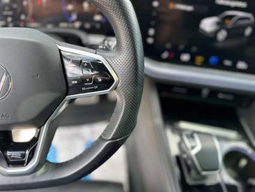 Volkswagen Touareg TDI 4Motion R-Line — photo 15