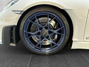 Porsche 718 type 982 Cayman GT4 RS — photo 9
