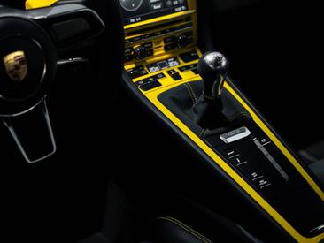 Porsche 981 Cayman Cayman GT4 — photo 18