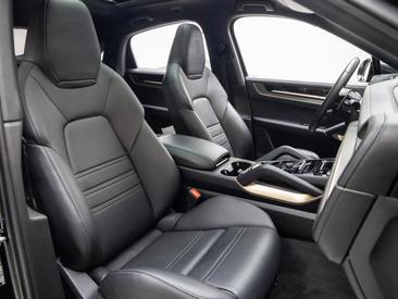 Porsche Cayenne III Coupé — photo 21