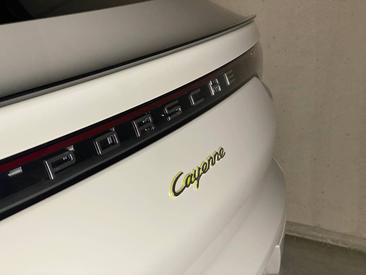 Porsche Cayenne III E-Hybrid Coupé — photo 9