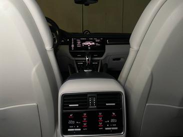 Porsche Cayenne III E-Hybrid Coupé — photo 24