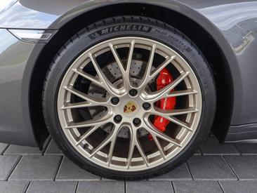 Porsche 991 II Targa 4 GTS — photo 25