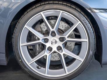 Porsche 992 II Carrera T — photo 10