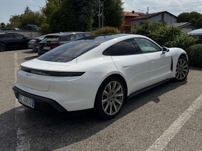 Porsche Taycan Base