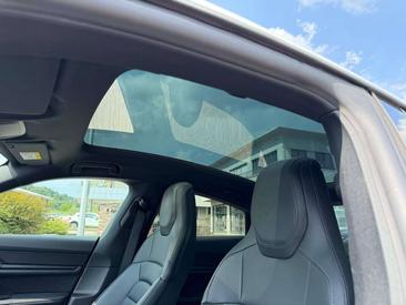 Porsche Taycan Base — photo 4