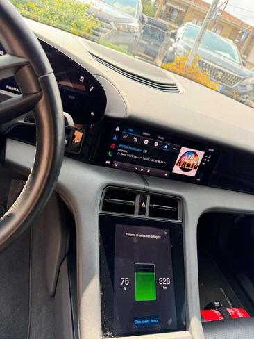 Porsche Taycan Base — photo 8