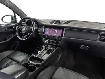 Porsche Macan Electrique T — photo 25