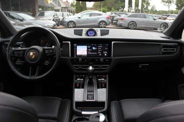 Porsche Macan Electrique Base — photo 2