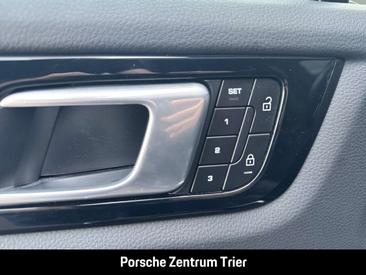 Porsche Cayenne III — photo 29