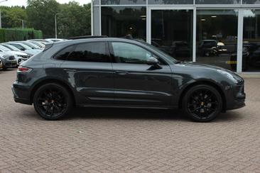 Porsche Macan Electrique Base — photo 4