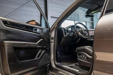 Porsche Cayenne III E-Hybrid — photo 7