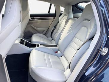 Porsche Panamera 4 E-Hybrid — photo 12