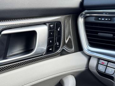 Porsche Panamera 4 E-Hybrid — photo 16