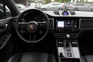 Porsche Macan Electrique Base — photo 8