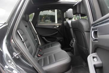 Porsche Macan Electrique Base — photo 11