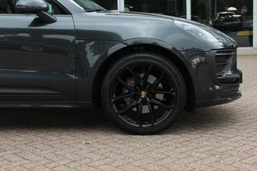 Porsche Macan Electrique Base — photo 13
